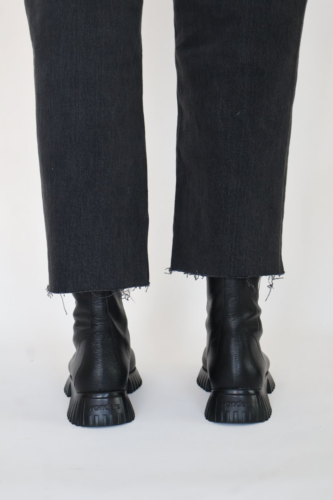 Wonders - A-4403 Black Zip Ankle Boot