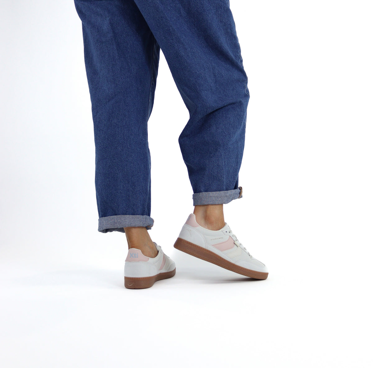 XTI - 145052 Light Grey Trainer