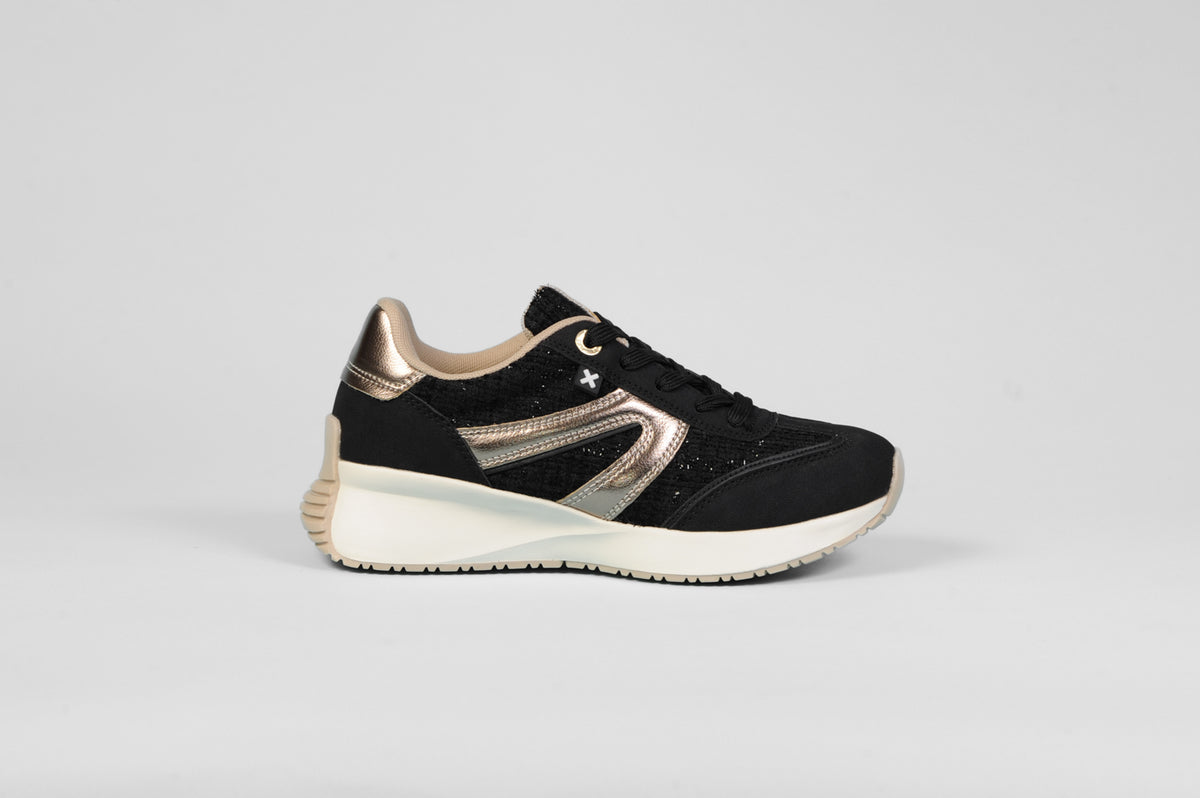 XTI - 143379 Black & Gold Retro Trainer