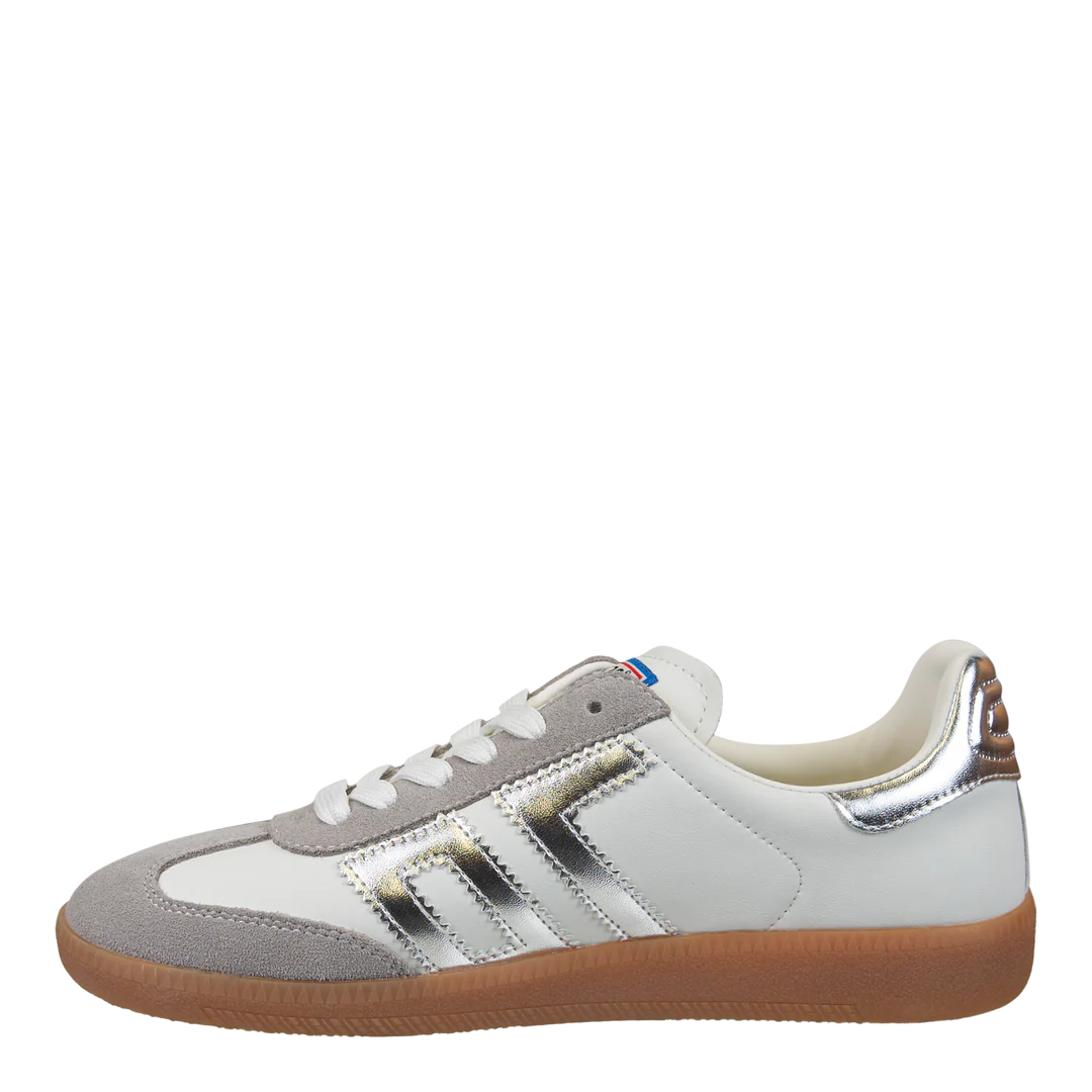 Back 70 - Cloud White and Silver Trainer