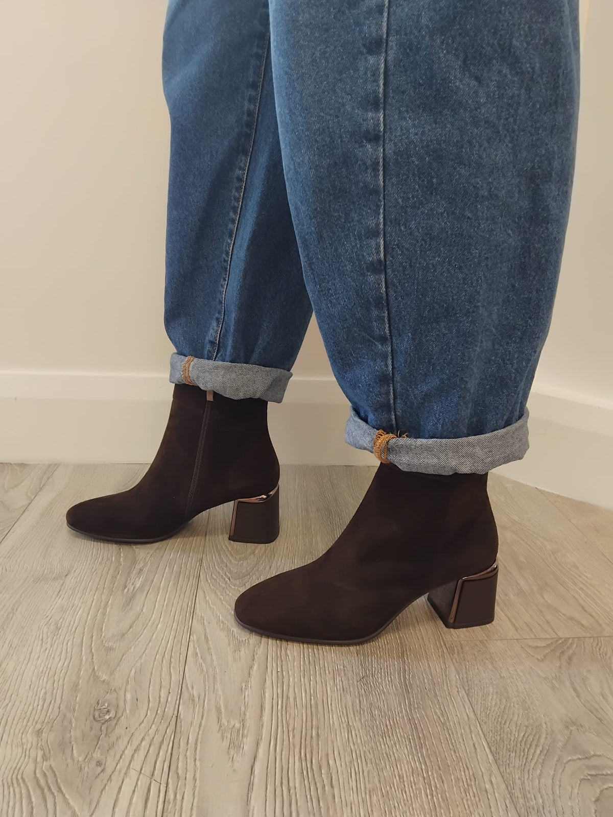 Tamaris - 25341 Brown Suede Ankle Boot