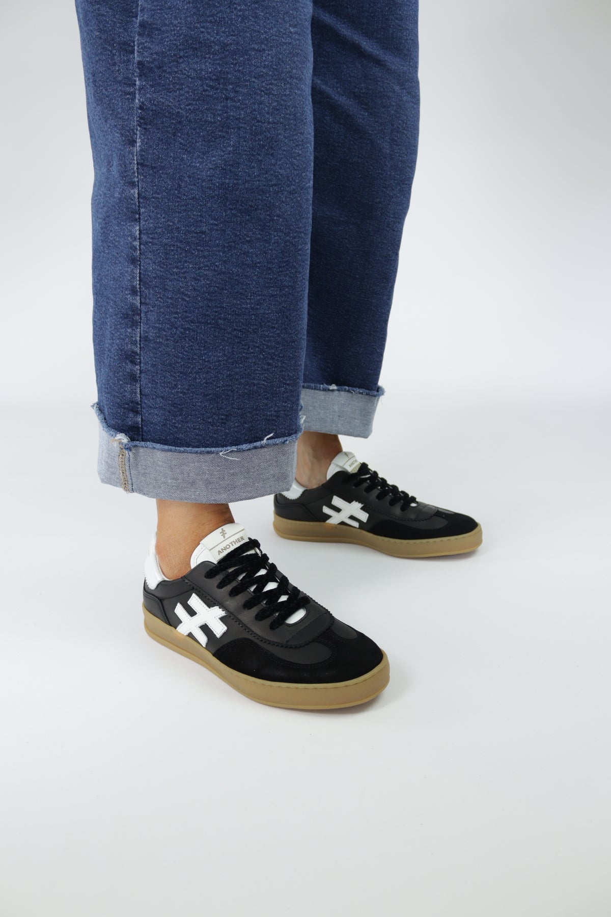 ANOTHER TREND - [Black] A032 Black & White Trainers