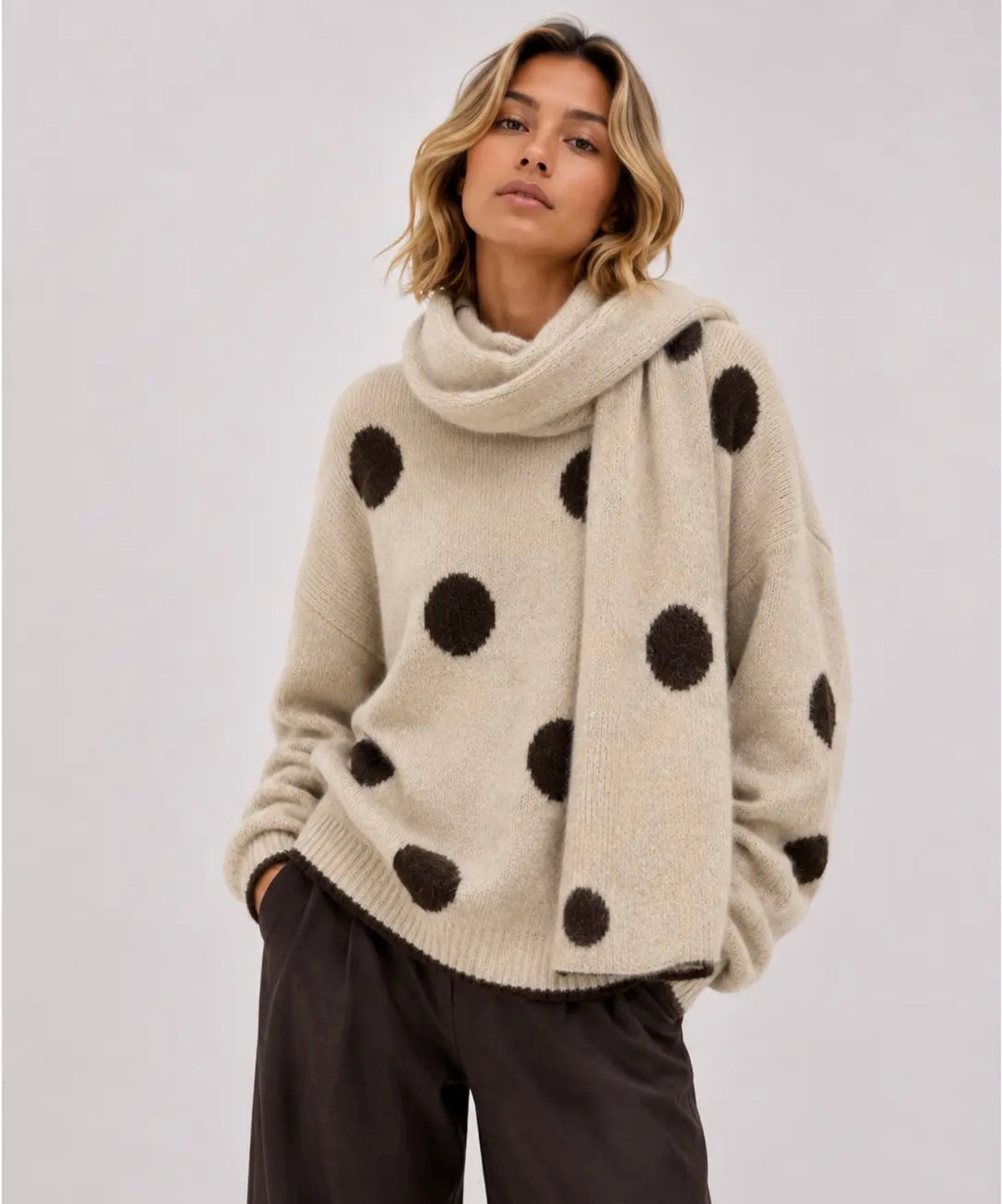 Anna - Beige Polkadot Knit Jumper