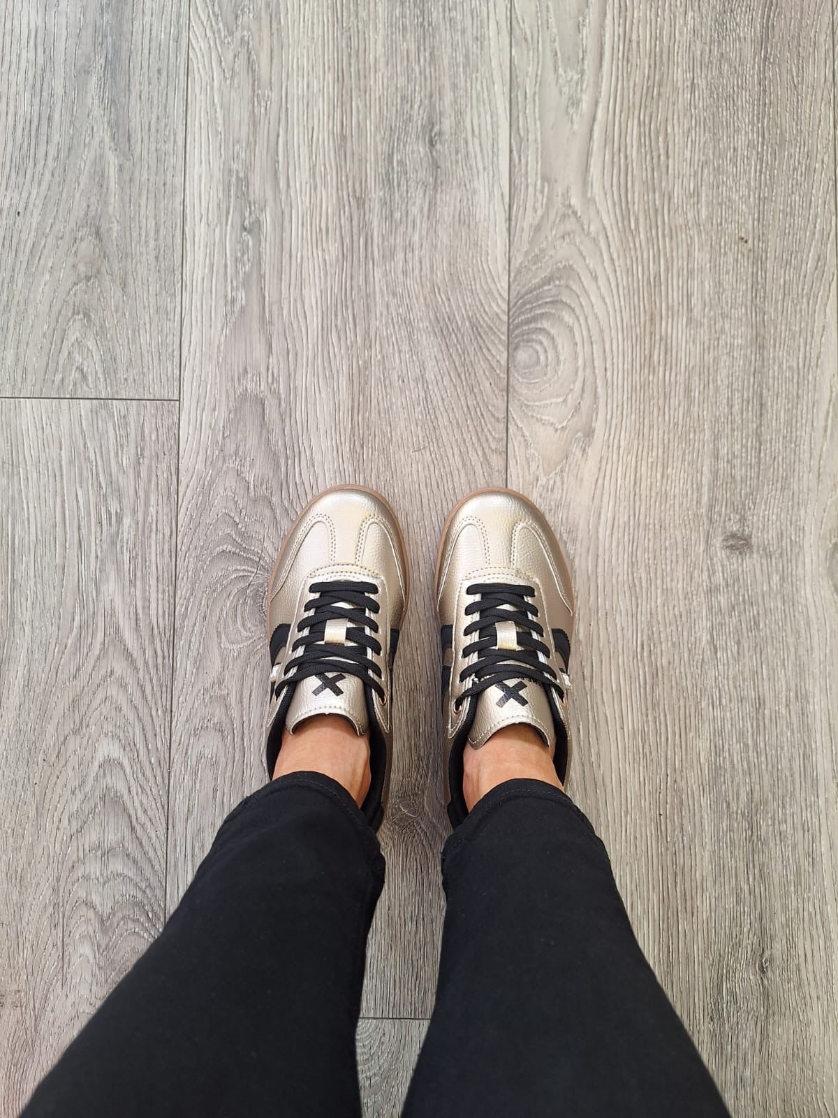 XTI -144585 Gold Platform Trainer
