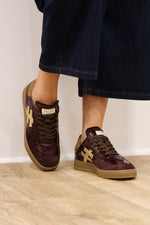 Another Trend - A032 Burdeos Burgundy/Gold Trainer