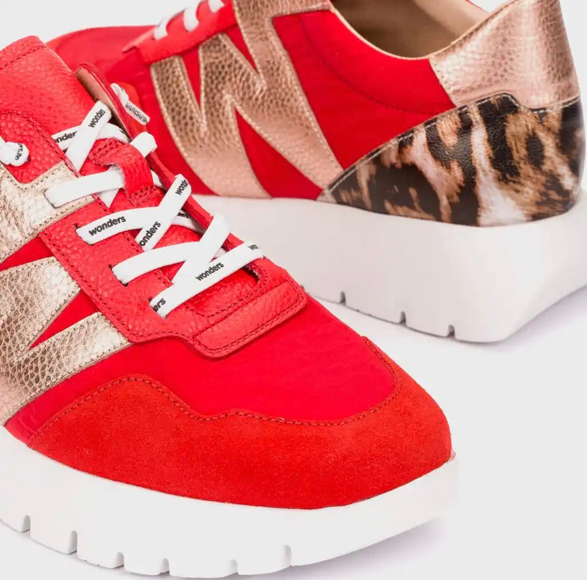 Wonders - A-24100 Red and Leopard Trainer