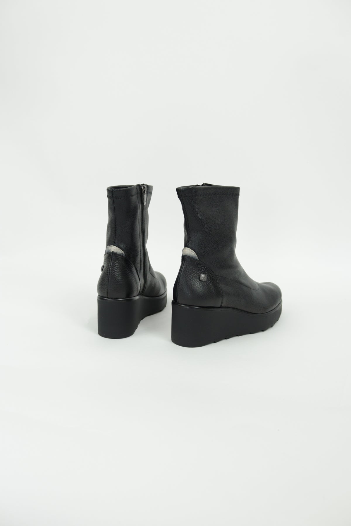 Jose Saenz - 6427 Black Wedge Sock Boot