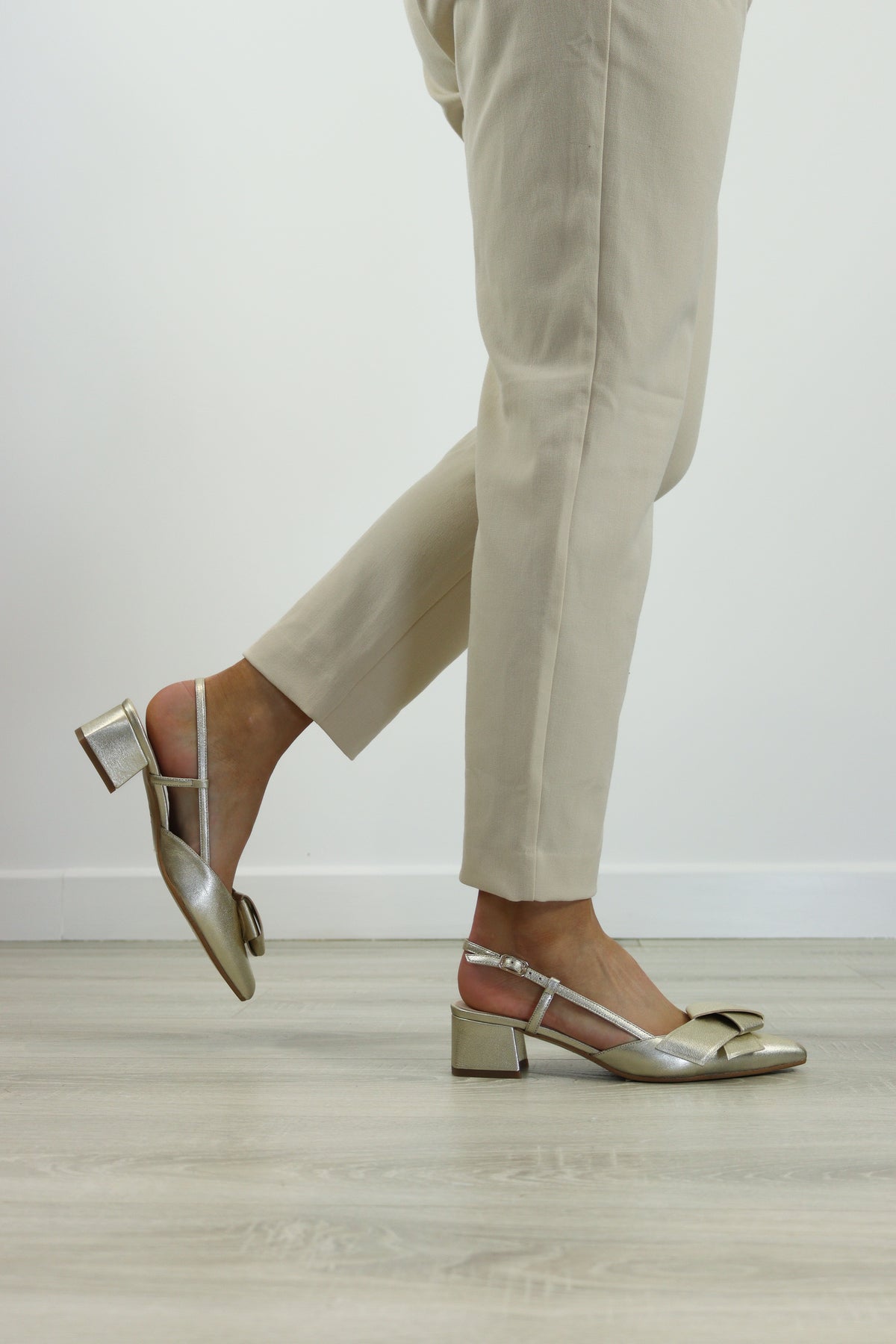 Lodi - Dimi Gold Bow Slingback