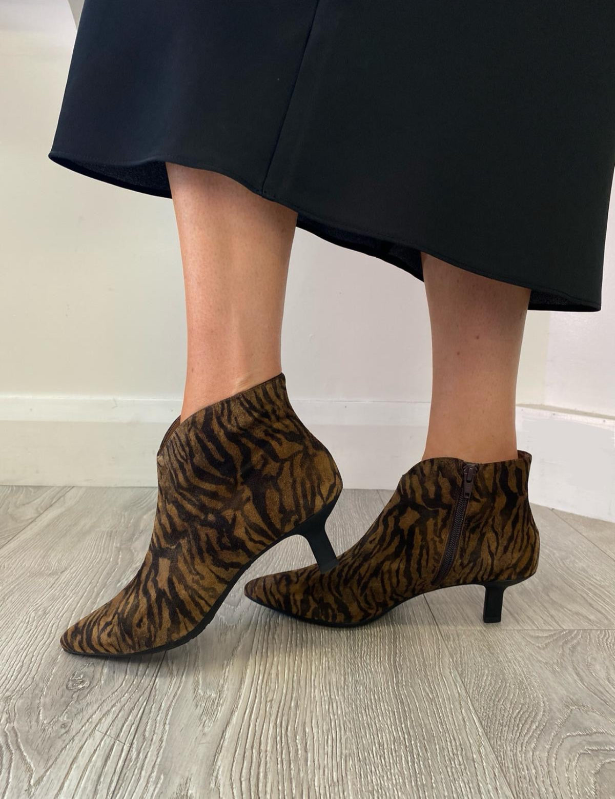Wonders - G-7120 Brown Zebra Print