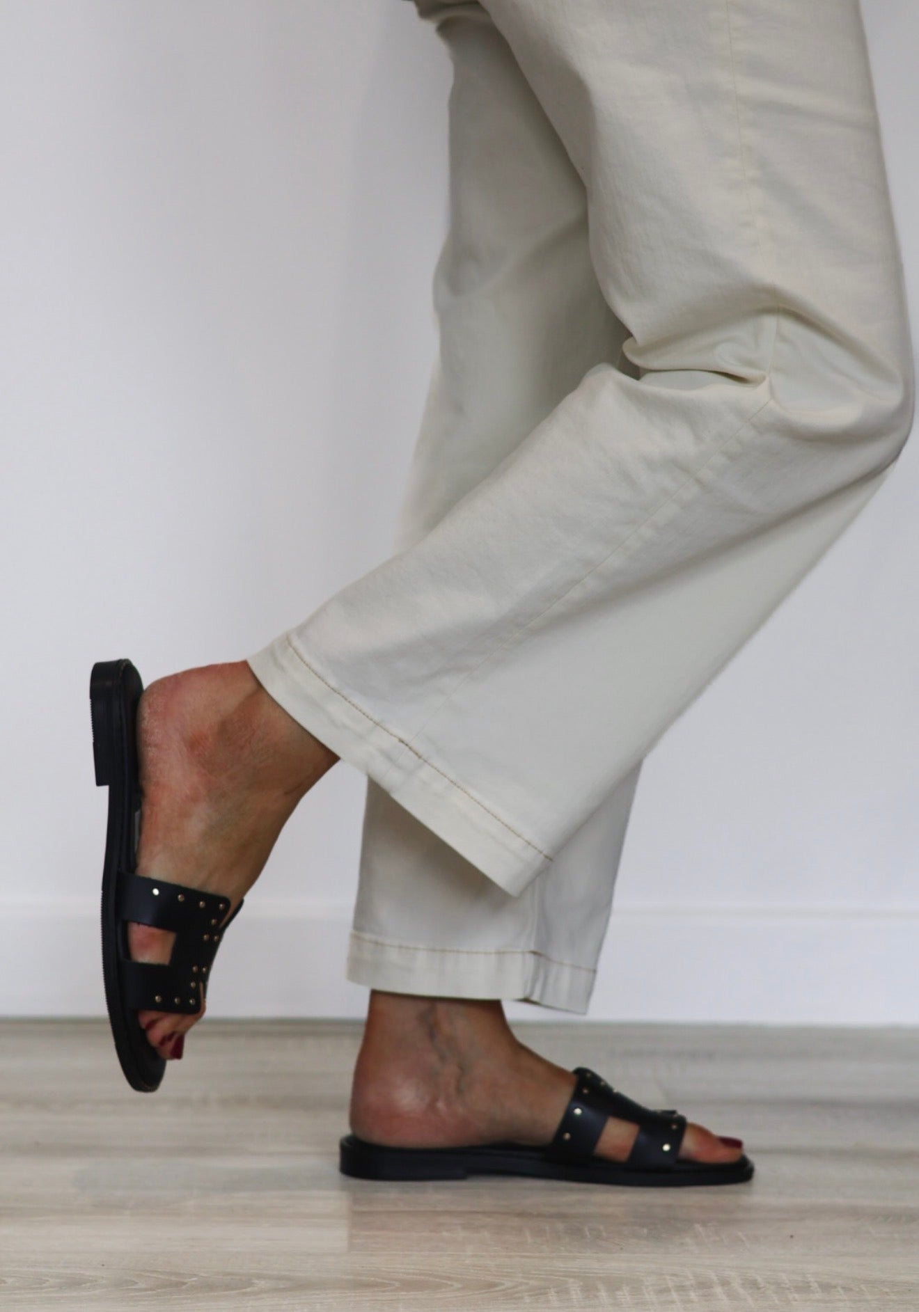 Oh My Sandals - 5840 Black Stud Slide