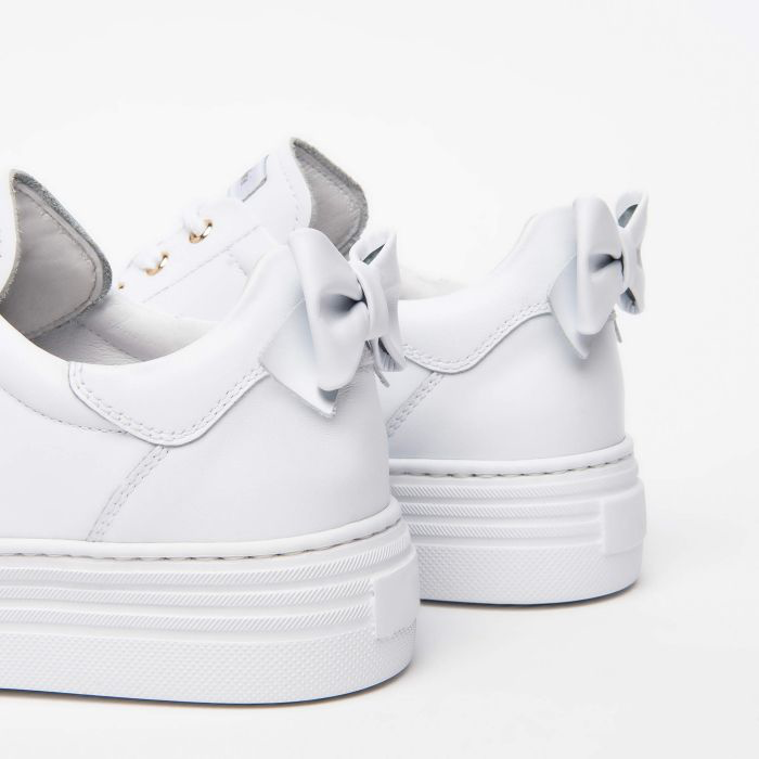 NeroGiardini - White Bow Trainer