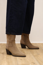 Carmela - 164255 Taupe Med Calf Boot