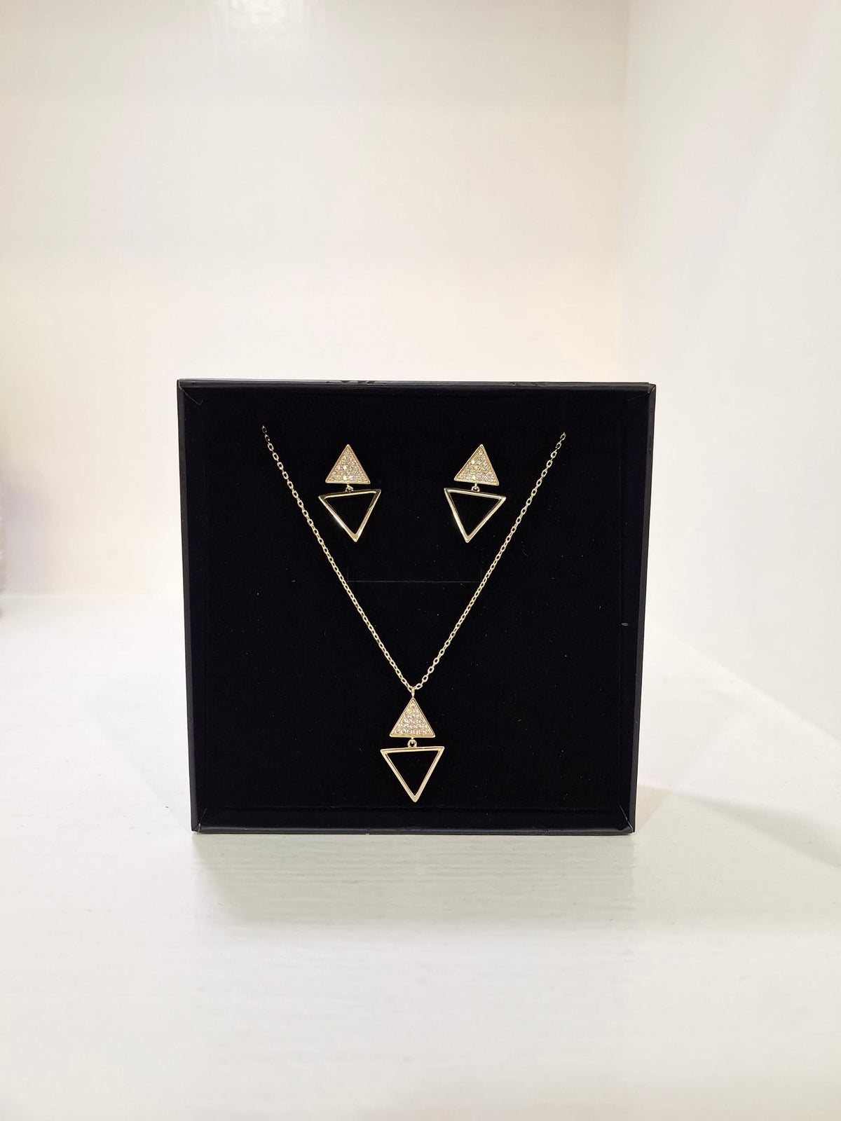Karen Sampson - J11949 Gold Triangle Chain & Earring Set
