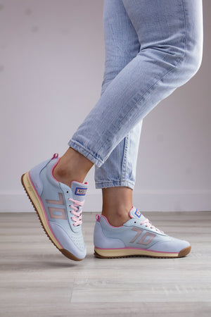 Back 70 - Jogger Blue & Pink Trainer