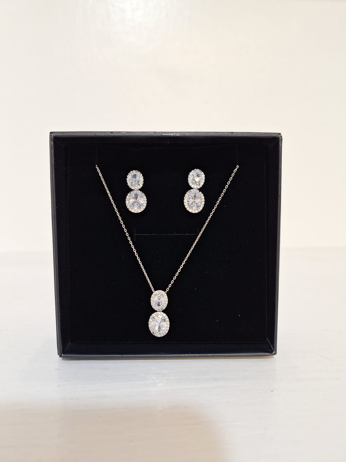 Karen Sampson - J11904 Drop Diamante Chain & Earrings