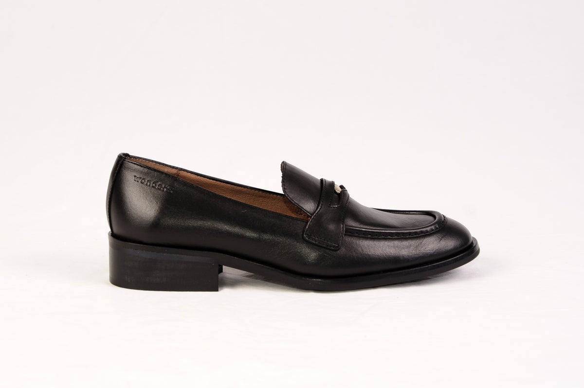 Wonders - C-7410 Black Leather Loafer