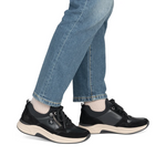Remonte - D3V01 Black Zip Trainer