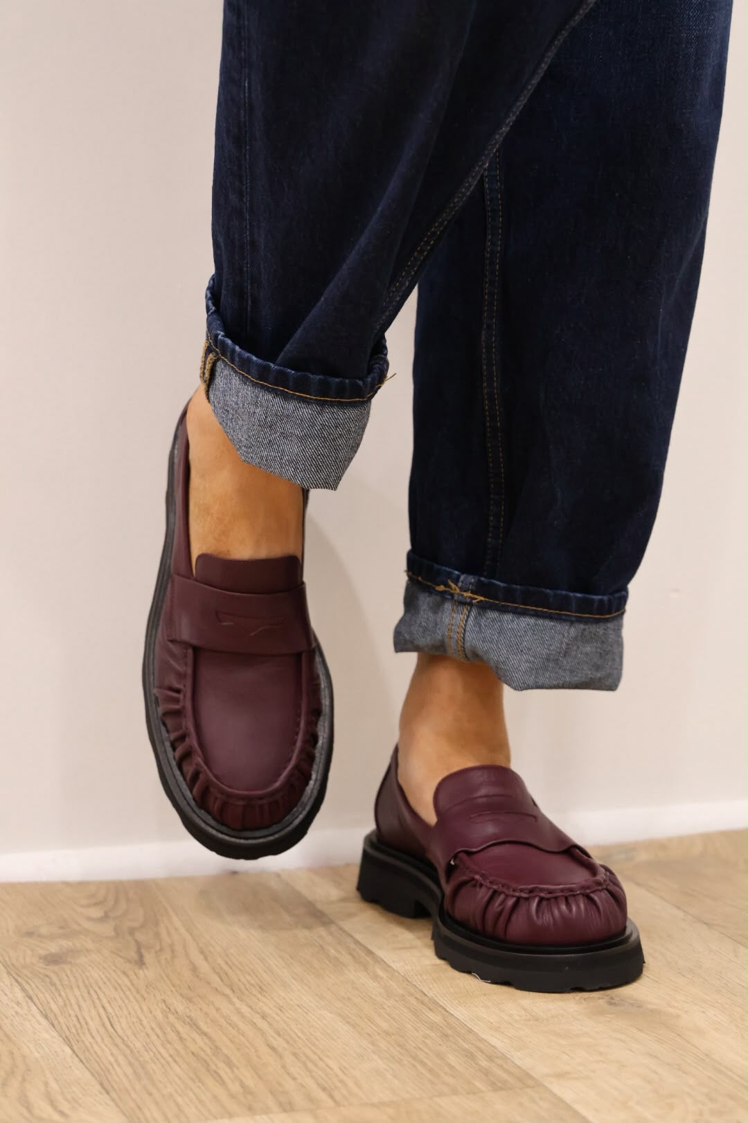 Pomme Dor - 2334 Merlot Loafer