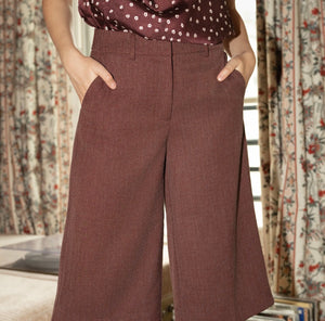 Anna - Burgundy Bermuda Shorts