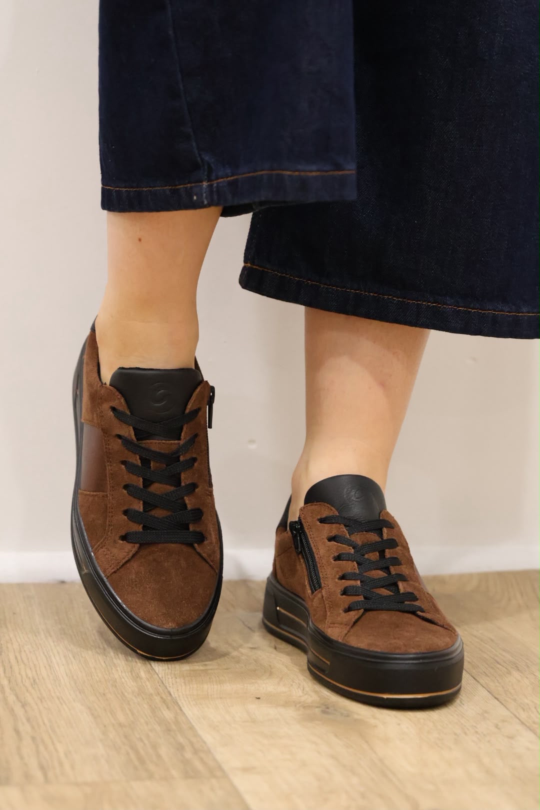 Ara - 23004 Brown Platform Trainer