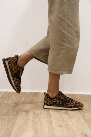 Victoria - 8 812105 Leopard Trainer