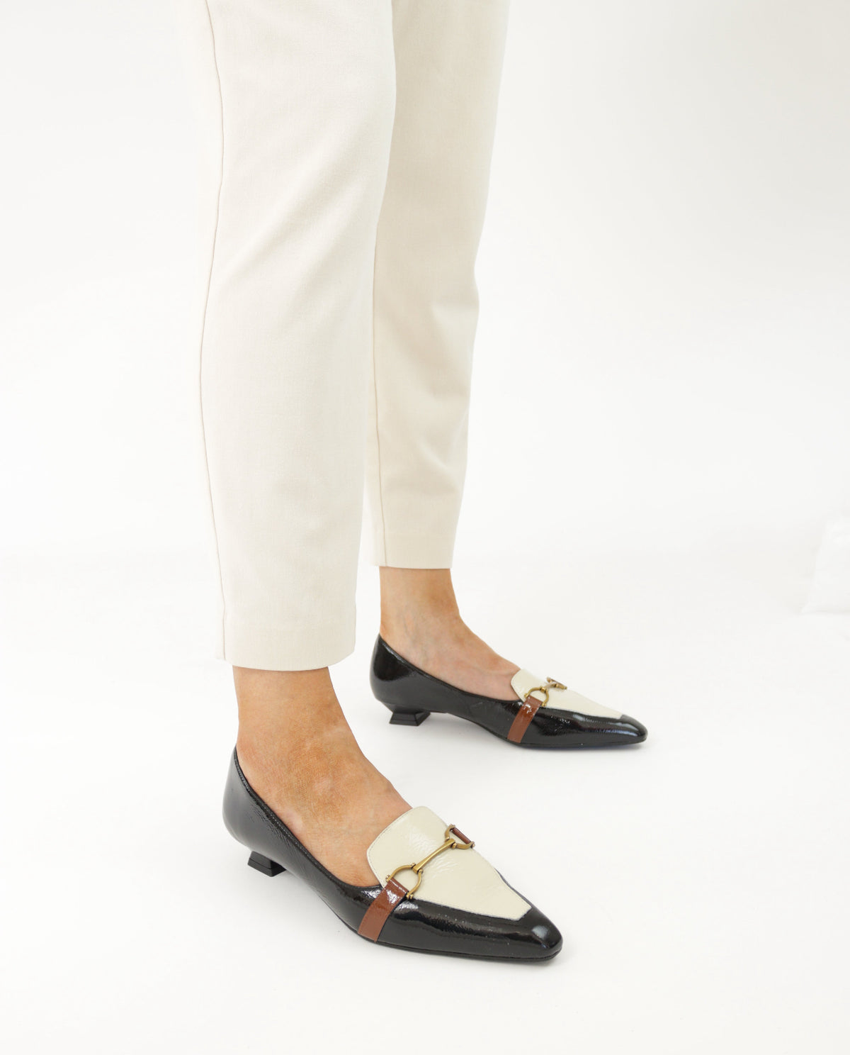 Lodi - BED5530 Black and Cream Loafer