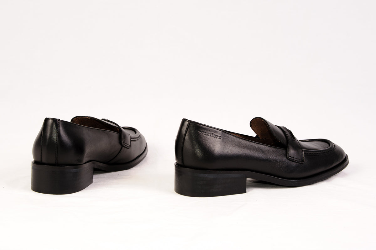 Wonders - C-7410 Black Leather Loafer