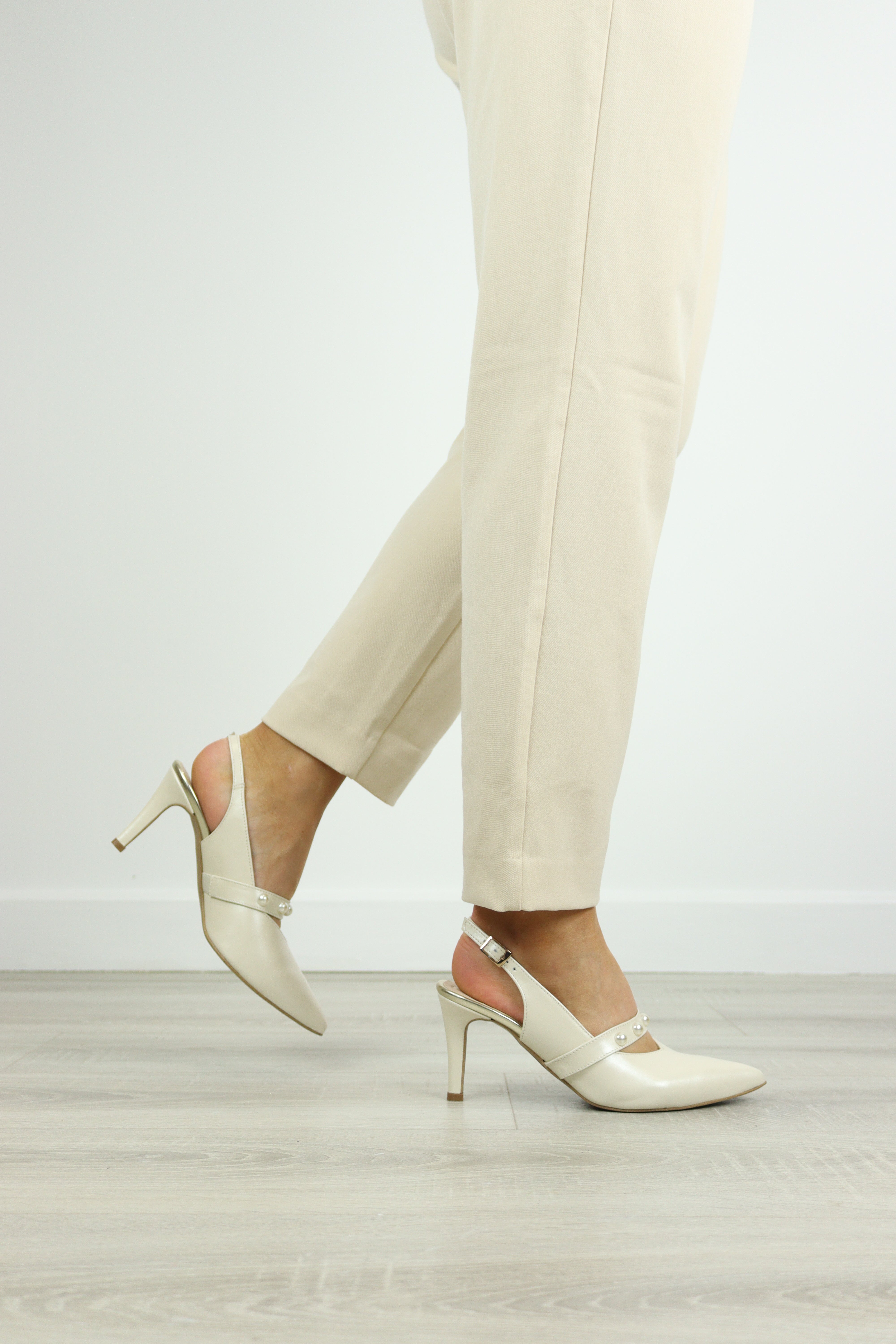 Rachels - S8469 Cream Slingback