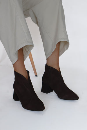 Wonders - I-9013 Brown Suede V Ankle Boot