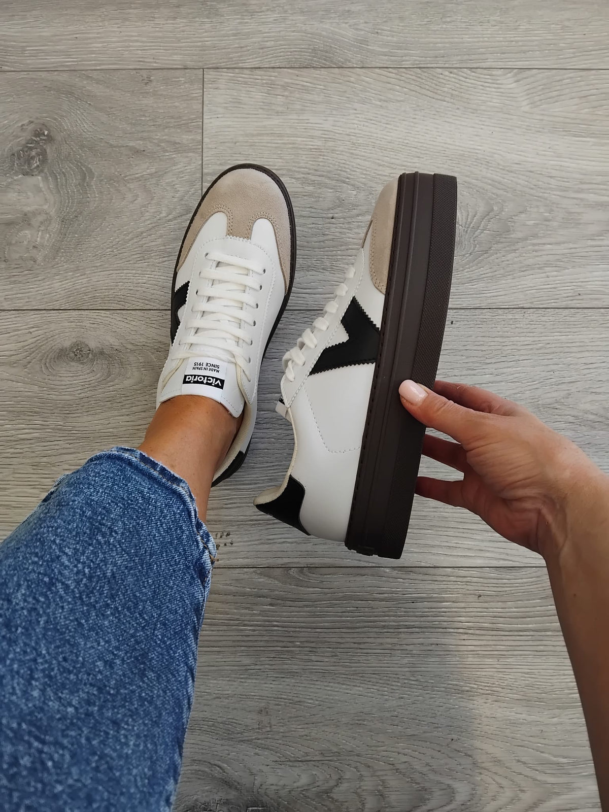 Victoria - 092172 White and Black V Platform Trainer