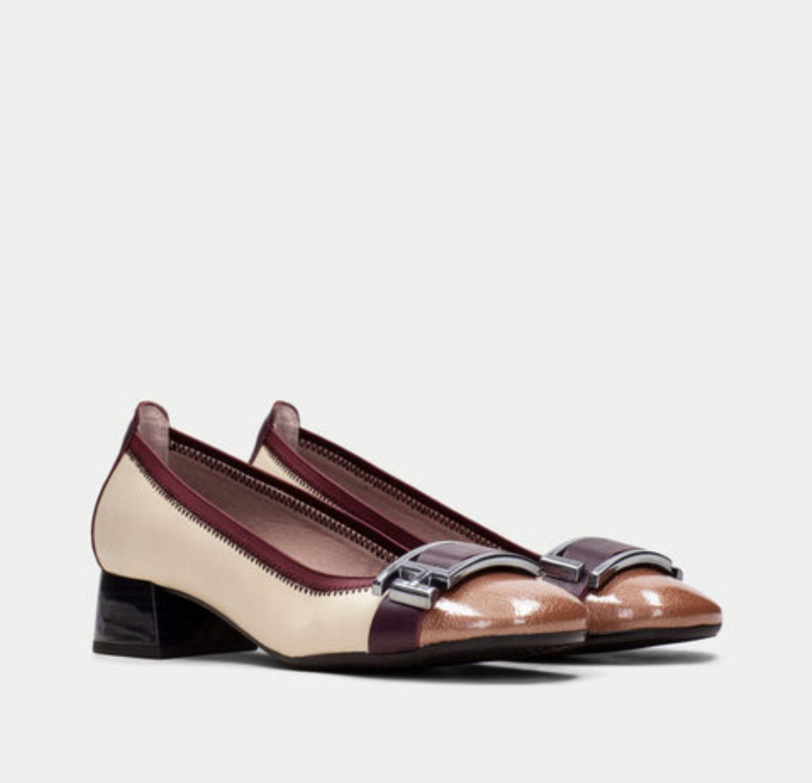 Hispanitas - CHI243670 Cream and Maroon Pump