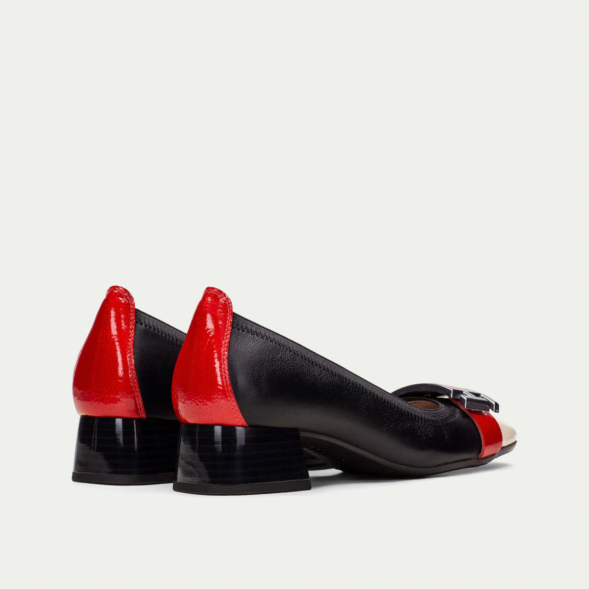 Hispanitas - CHI243670 Black, Cream and Red Pump