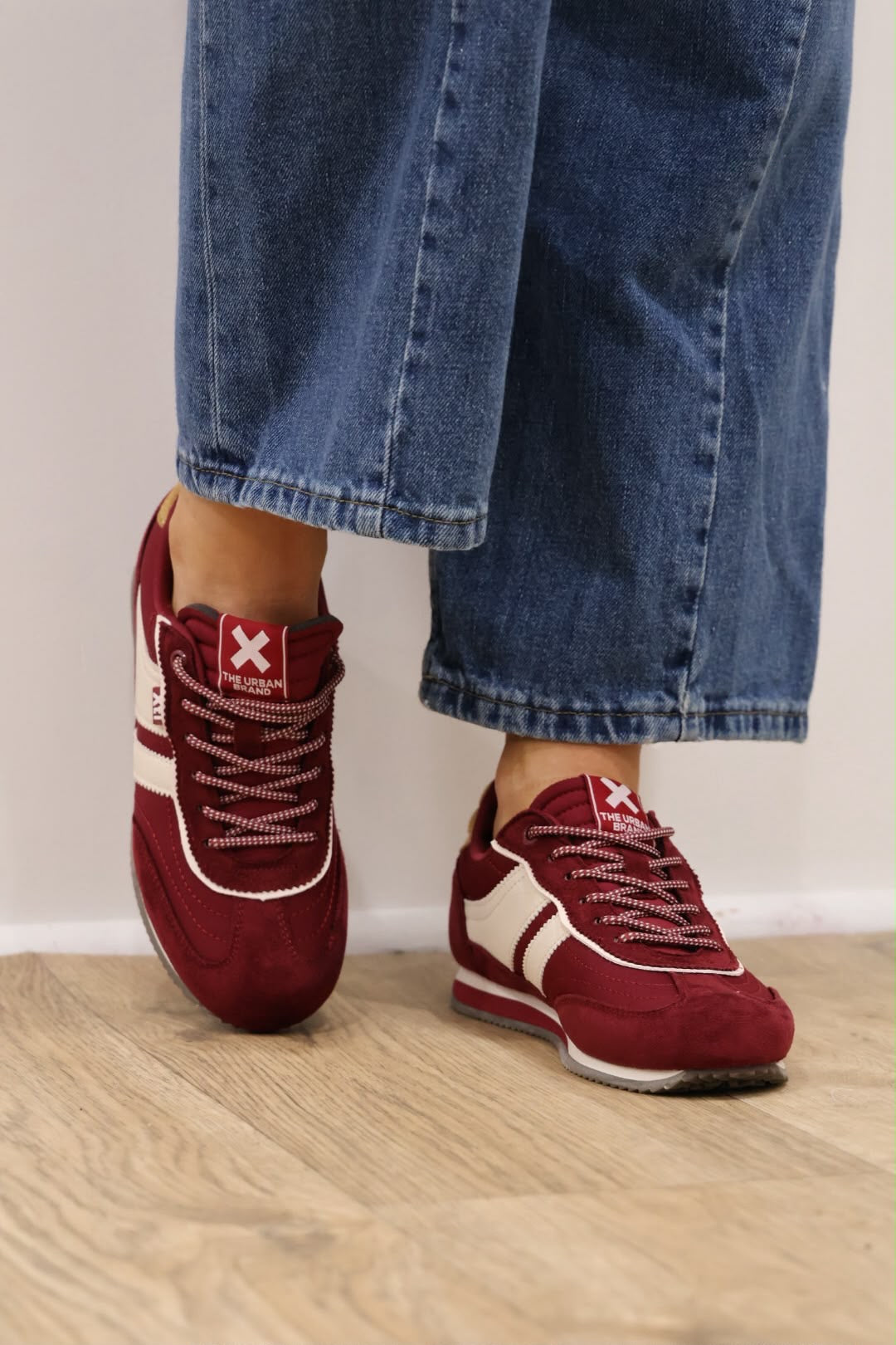Xti - 146118 Burgundy/Cream Trainer