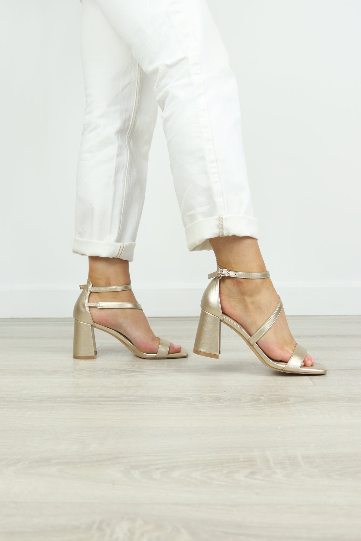 Xti - 145105 Gold Sandal