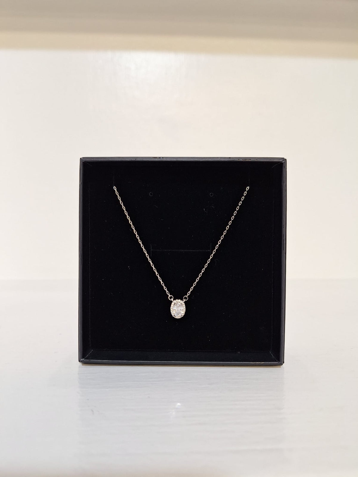 Karen Sampson - J11719 Silver Oval Diamonte Necklace