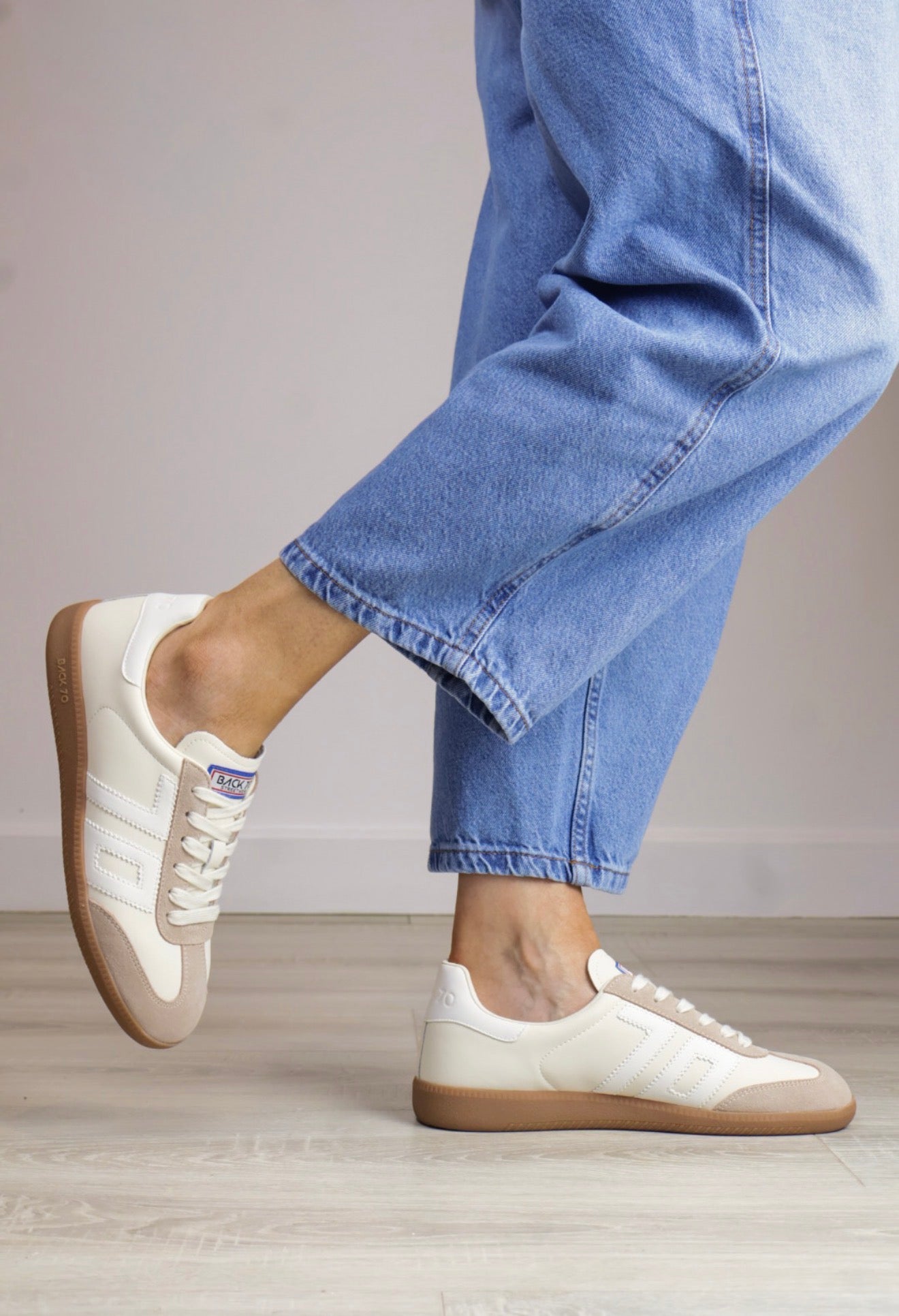 Back 70 - Cloud Cream/Beige Laced Trainer