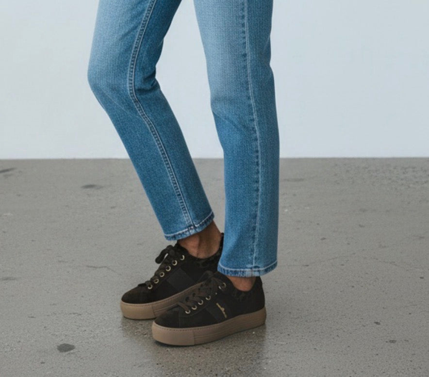 Paul Green - 5567 Brown Platform Trainer