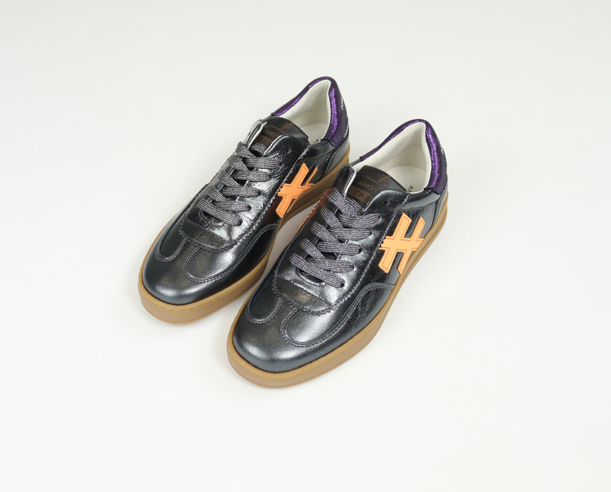 Another Trend - [A032 PLOMO] Pewter & Orange Trainer