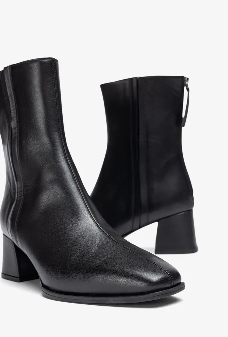 Unisa - Lucas Black Leather Ankle Boot