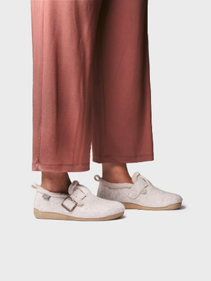 Moni - Cream Buckle Slipper