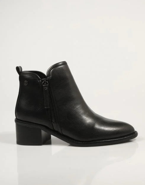 XTI - 143478 Black Ankle Boot with side zip