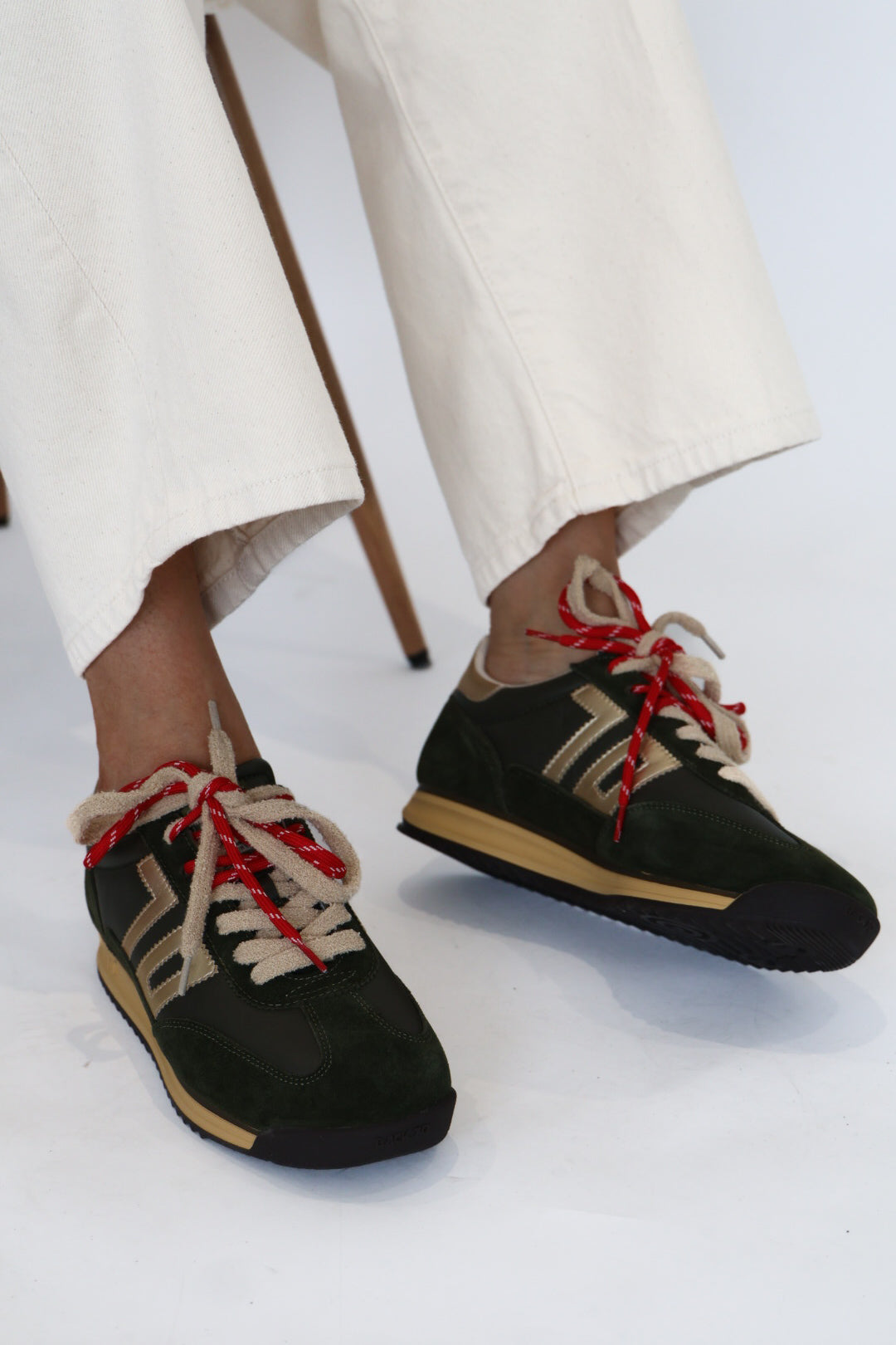 Back 70 - Jogger Green/Gold Trainer