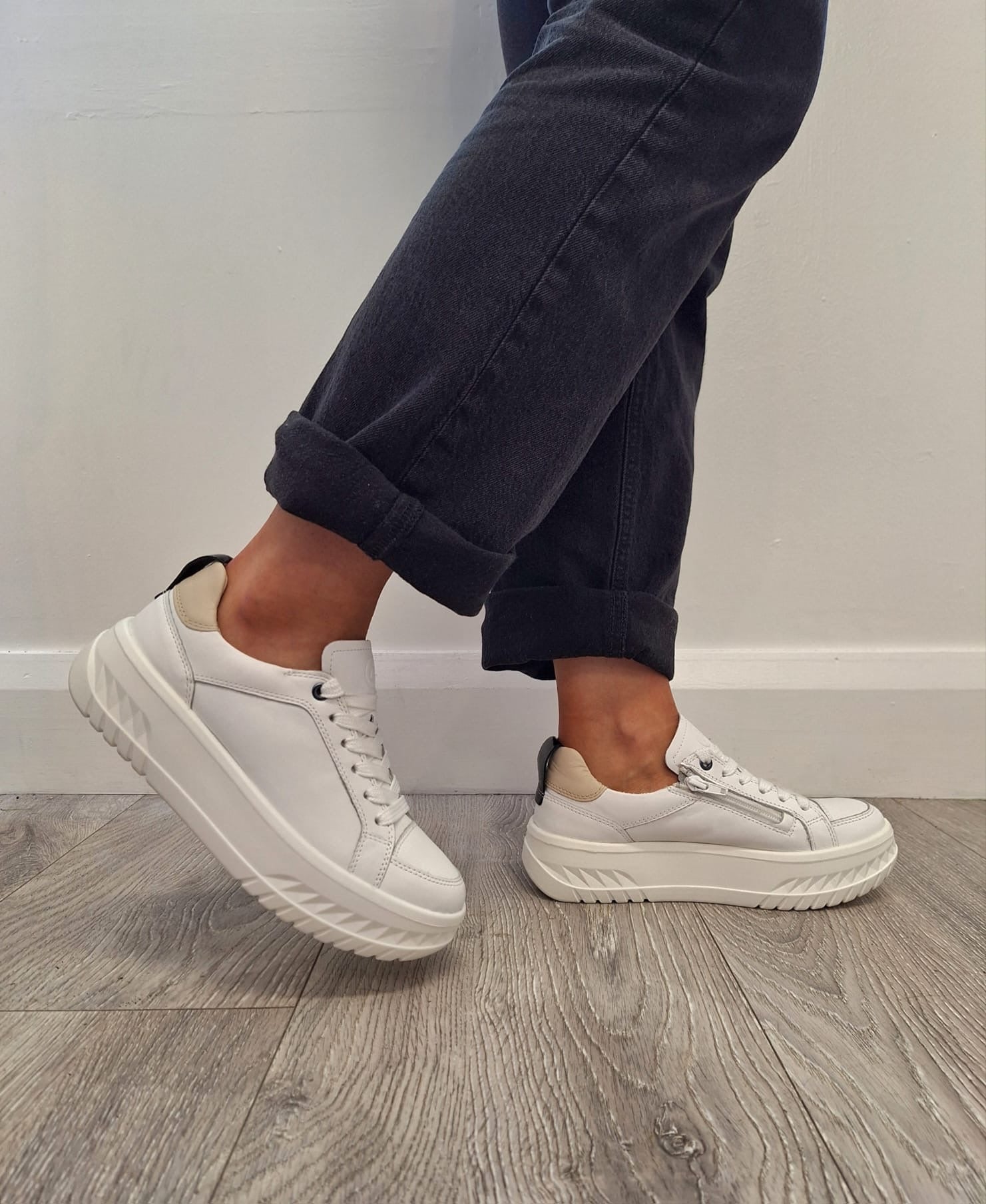 Ara - 46703 Monaco White Zip Platform Trainer