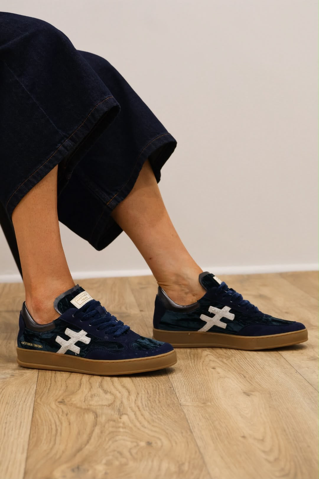 Another Trend - [BLUE] A0348527 Blue Velvet & Suede Trainer