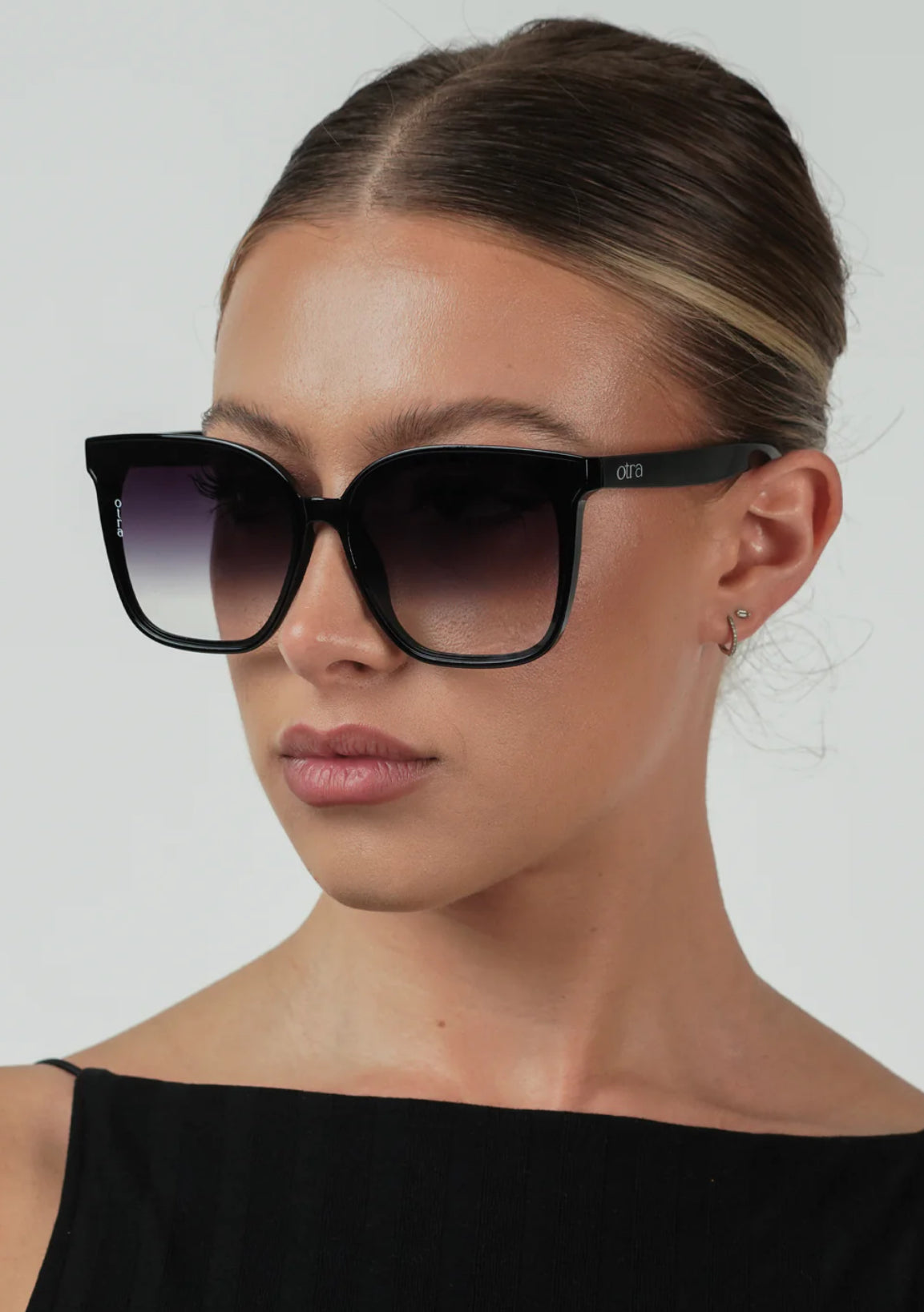 Otra - Betty Black Sunglasses