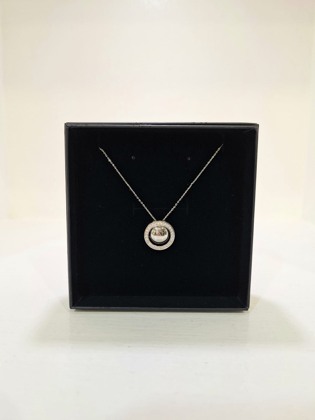Karen Sampson - J11140 Silver Circle Necklace