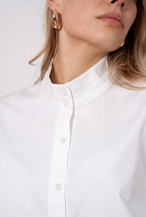 Anna - White High Collared Cropped Shirt