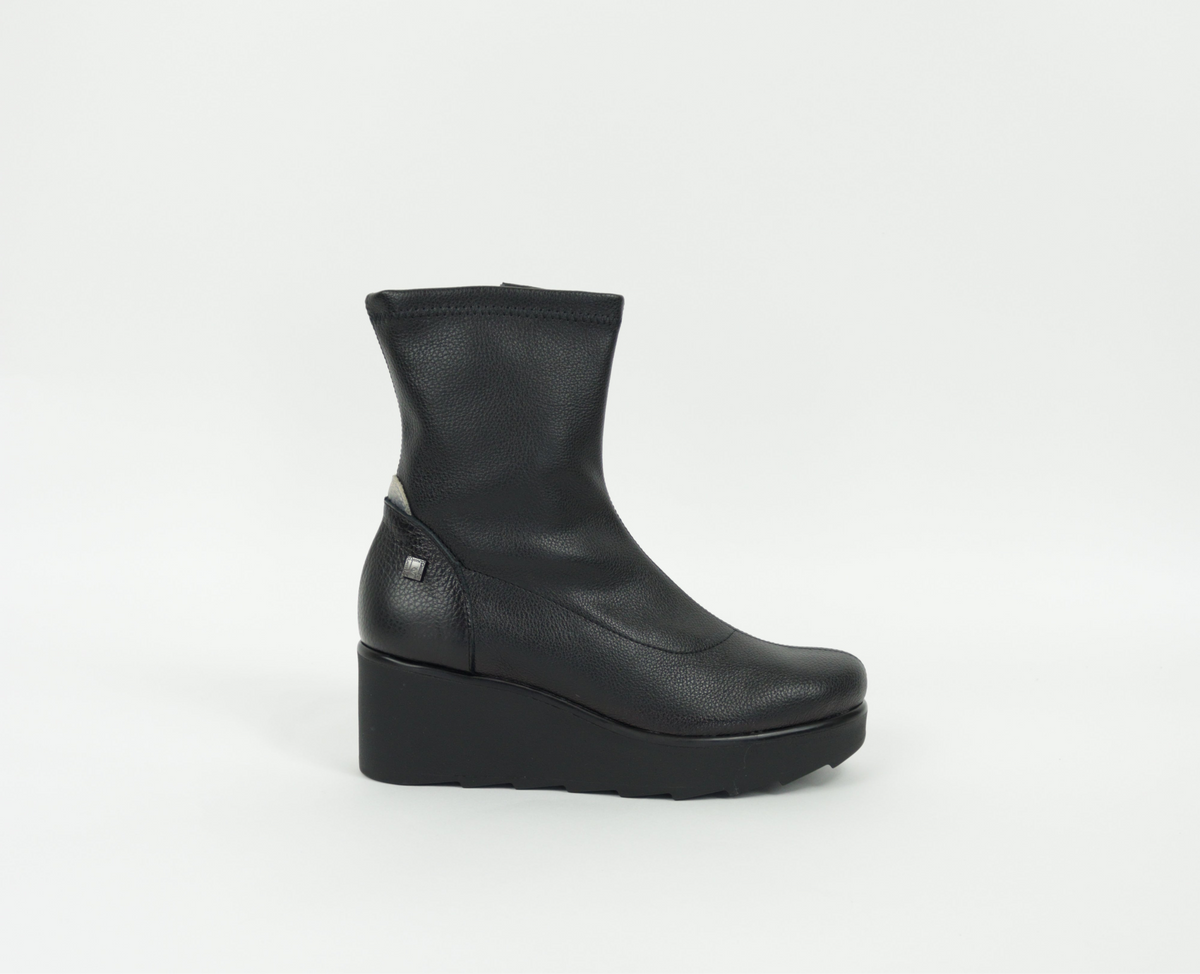 Jose Saenz - 6427 Black Wedge Sock Boot