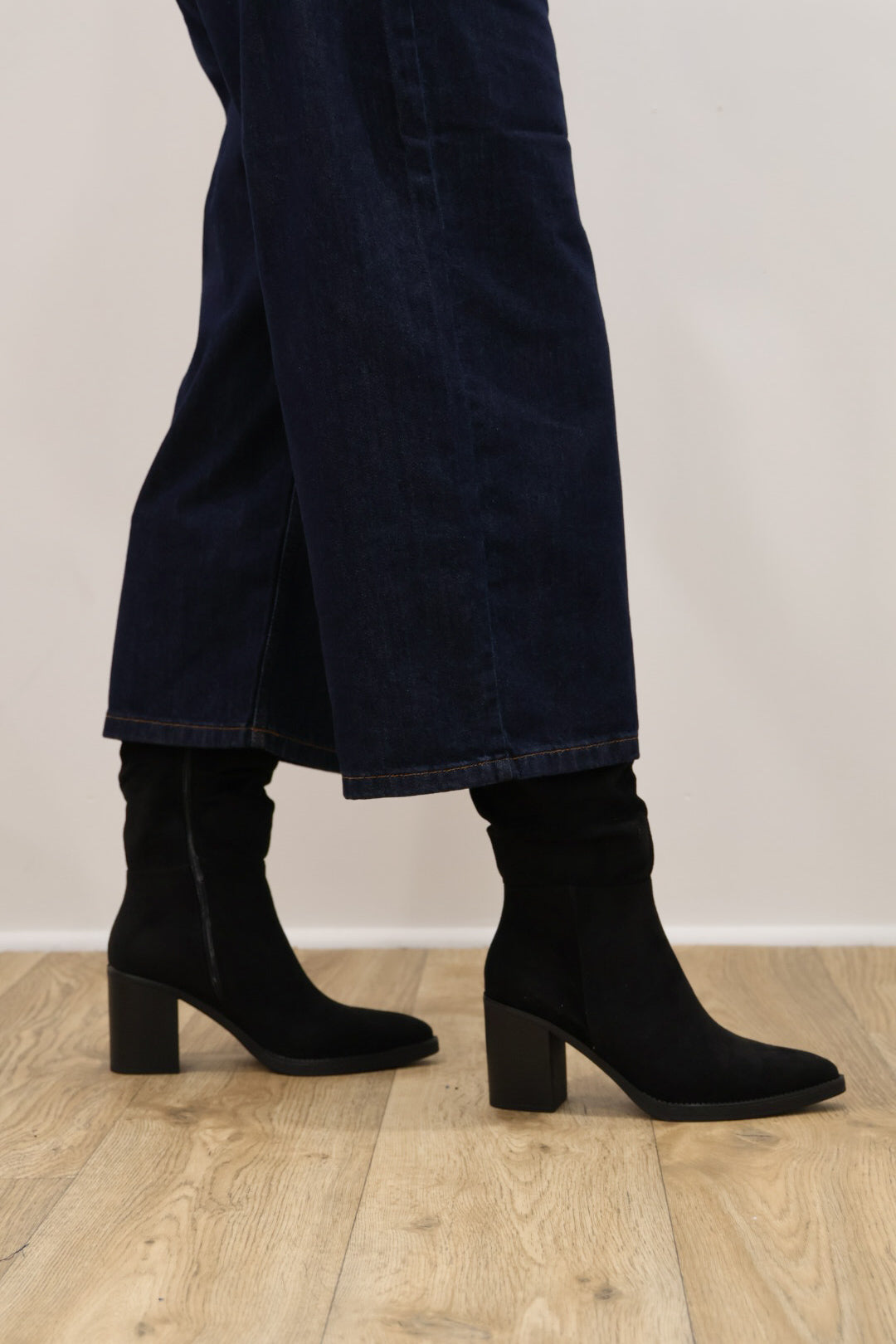 Xti - 146529 Black Slouch Knee High