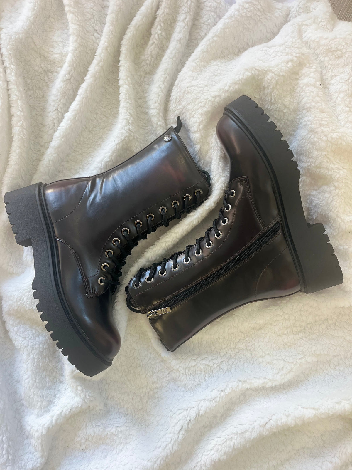 Xti - 144388 Burgundy Doc Boot